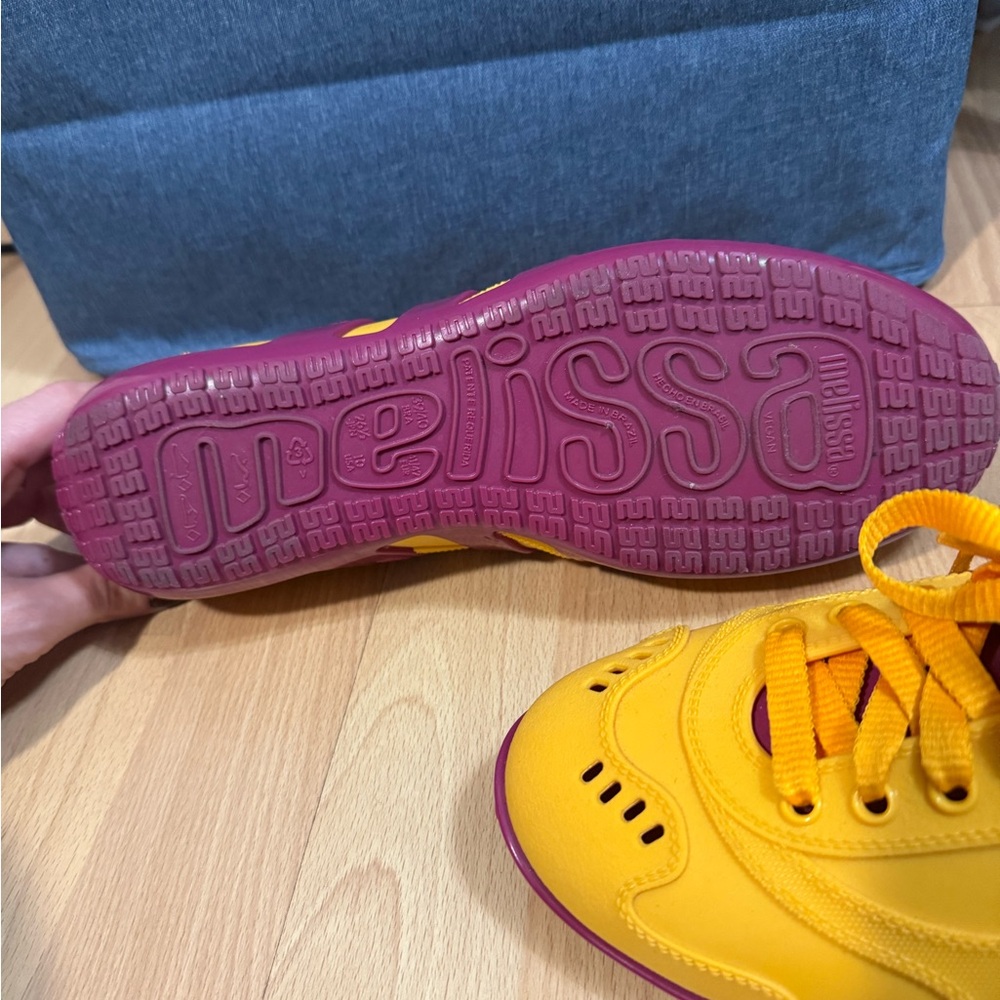 Melissa Motion Sneakers Size 10 - Like New - Picture 4 of 4